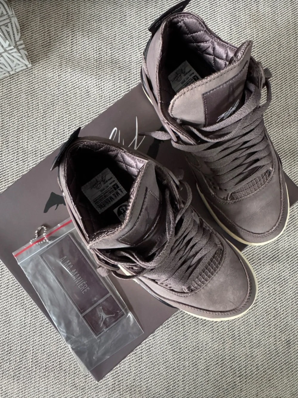 Jordan 4 Retro SP A Ma Maniére Violet Ore